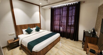 MAURYA HOTEL Room Type - Premium Room