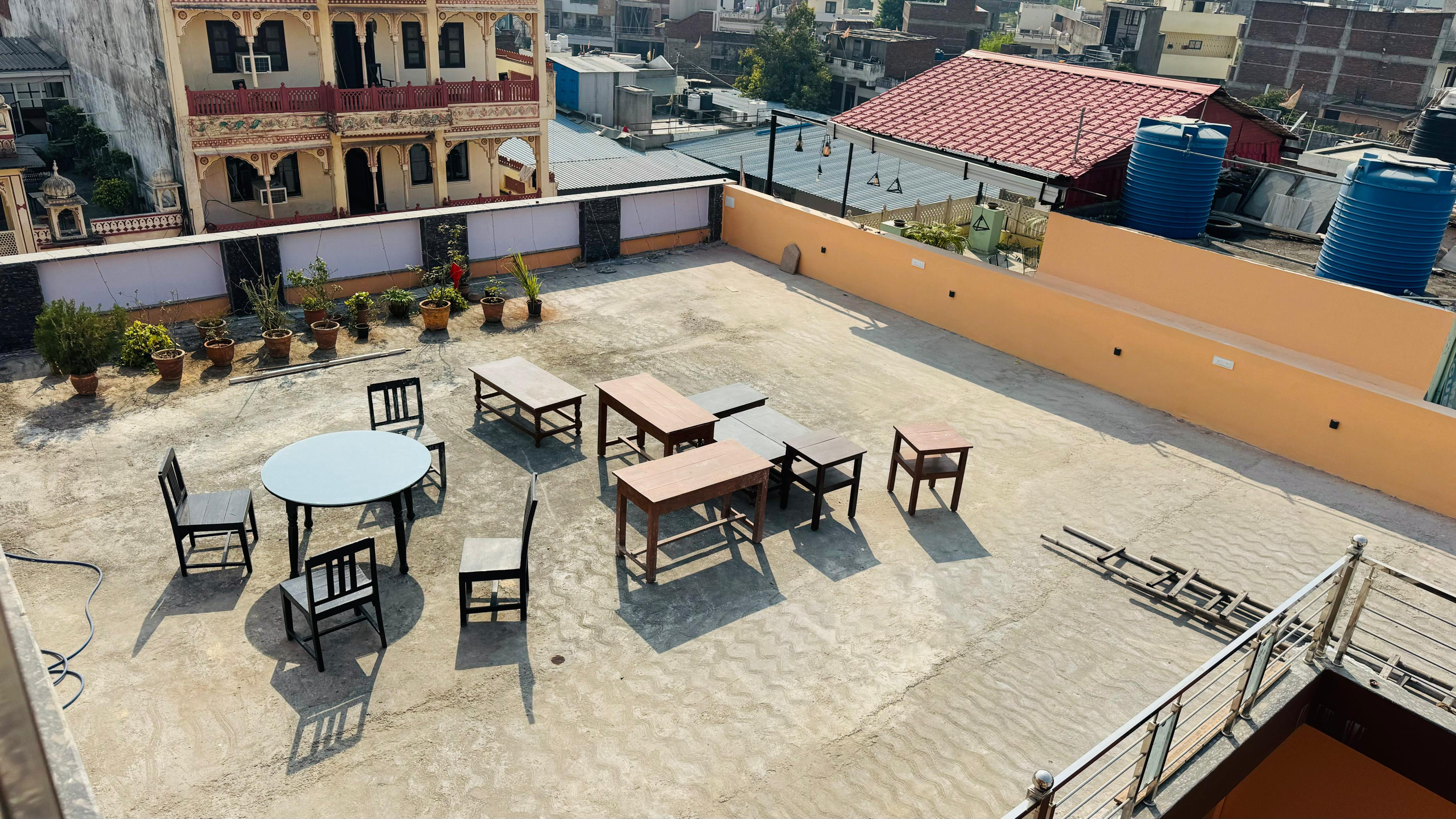 Bhiwani Guest House - Tap to explore photos