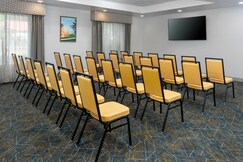 Hampton Inn & Suites Springfield / Downtown