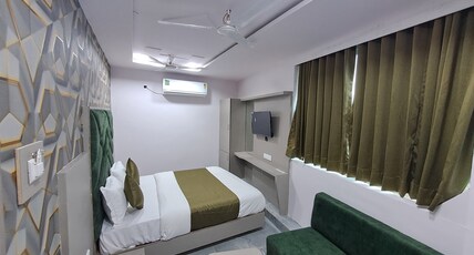 Hotel Kingdom Room Type - Deluxe Double Bed Rooom