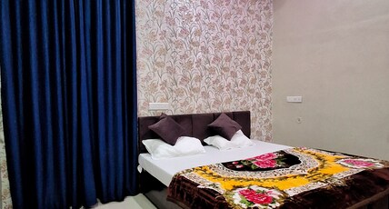 Krishan Raj Palace Room Type - Deluxe Room(Non AC)