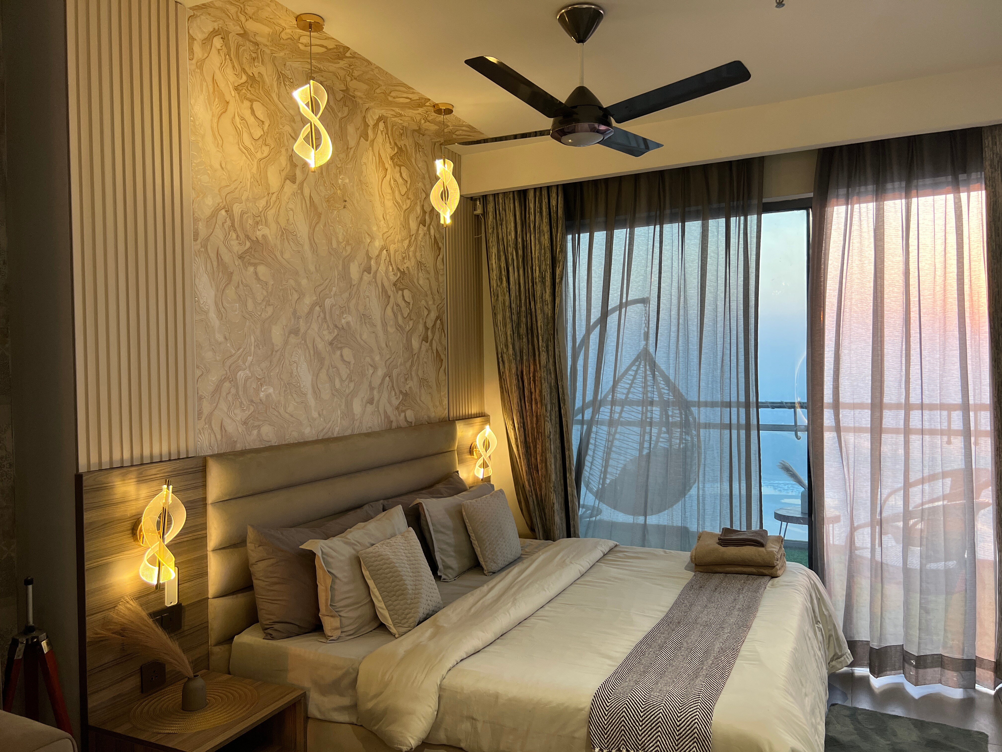 42 Floor Apartment with River View Balcony - Tap to explore photos