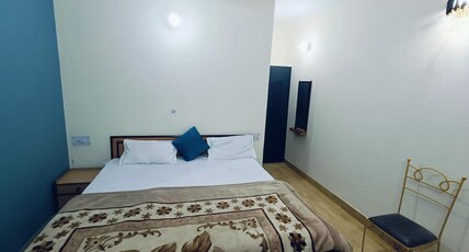 Hotel Kanishka Near Mukteshwar Dham Room Type - Room no.2 double deb room