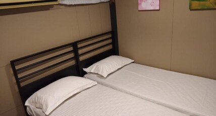 Backpac Stay Room Type - Private Room with shared Bathroom