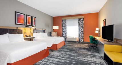 Hilton Garden Inn Hays, KS Room Type - 2 QN ACC RM W BATHTUB