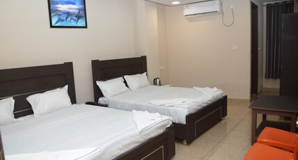 Hotel Kiran Sidcul Room Type - Deluxe Family Room - Four Bedded