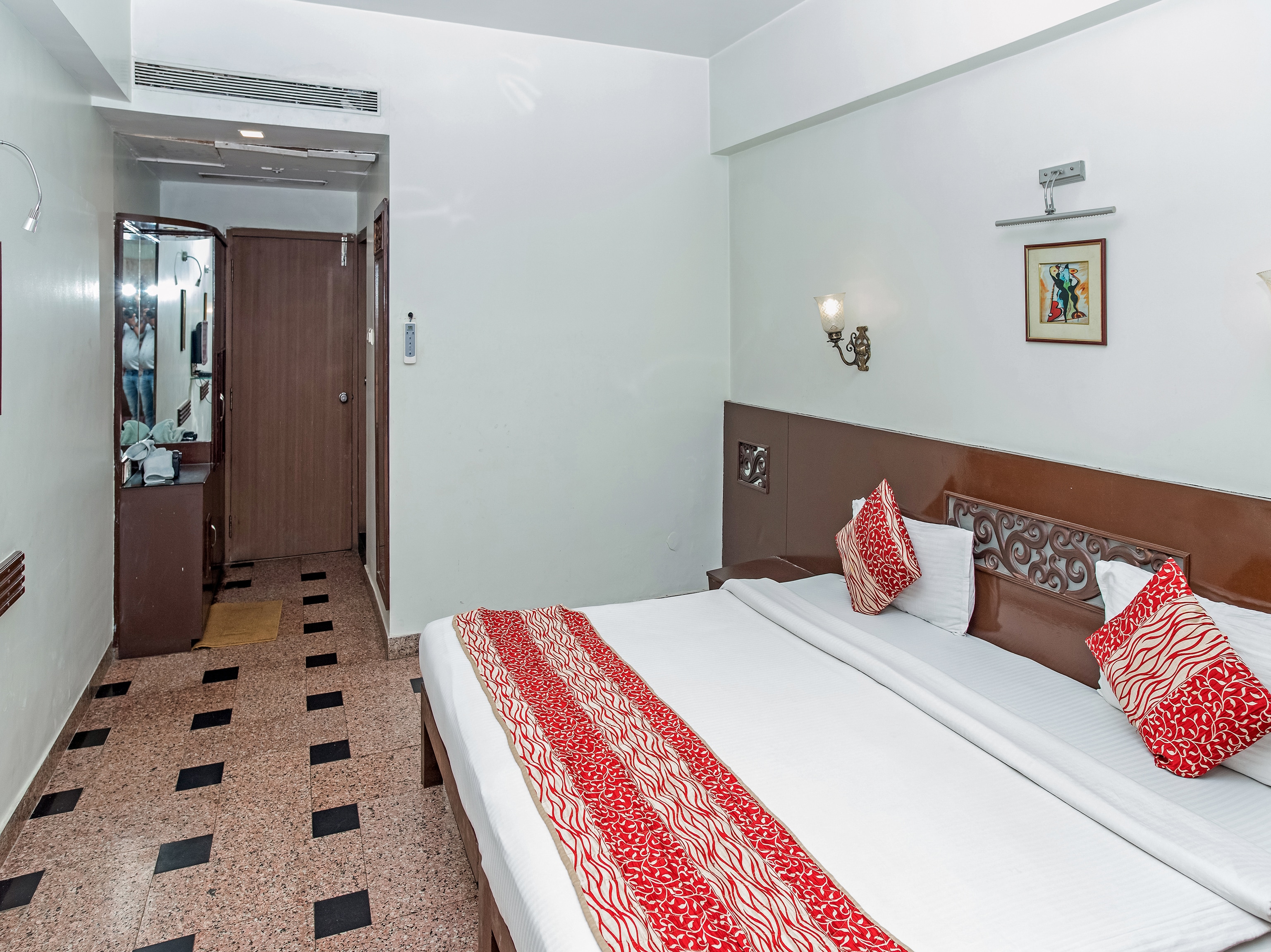 Hotel Venkatesh International - Tap to explore photos