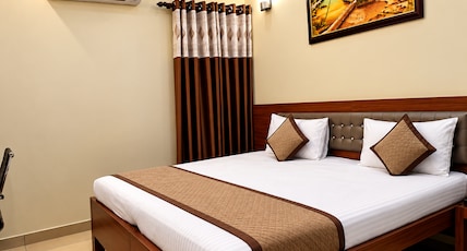 Hotel Sunshine Inn Room Type - Deluxe Room Hotel Sunshine Inn Room Type - Deluxe Room
