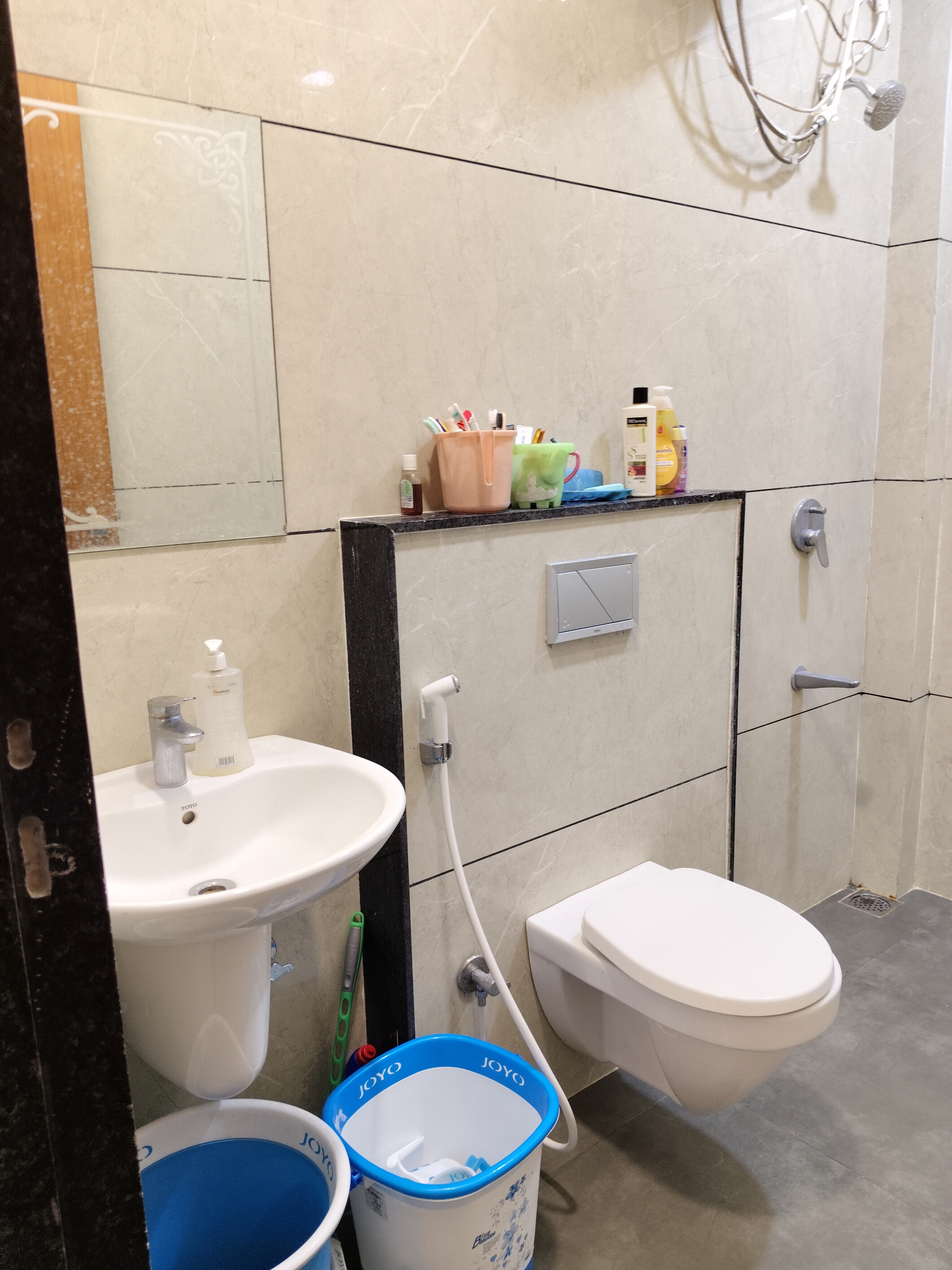 Maskeen - Tap to explore photos