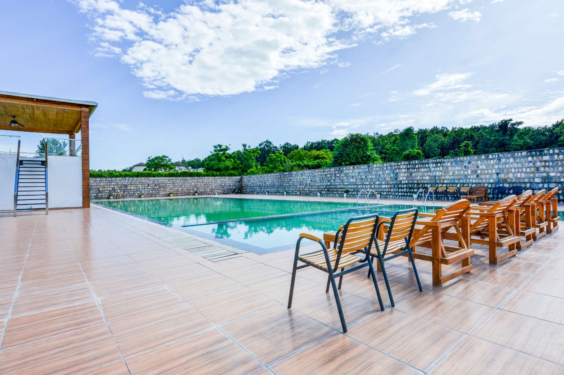 Glenville Resorts & Spa - Tap to explore photos