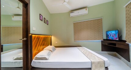 Hotel Dolphin Puri - 180 mtrs from Beach Room Type - Ac Deluxe Double Bed