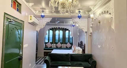 Sheeshmahal By Oladar Udaipur Room Type - Lake View Suite Room