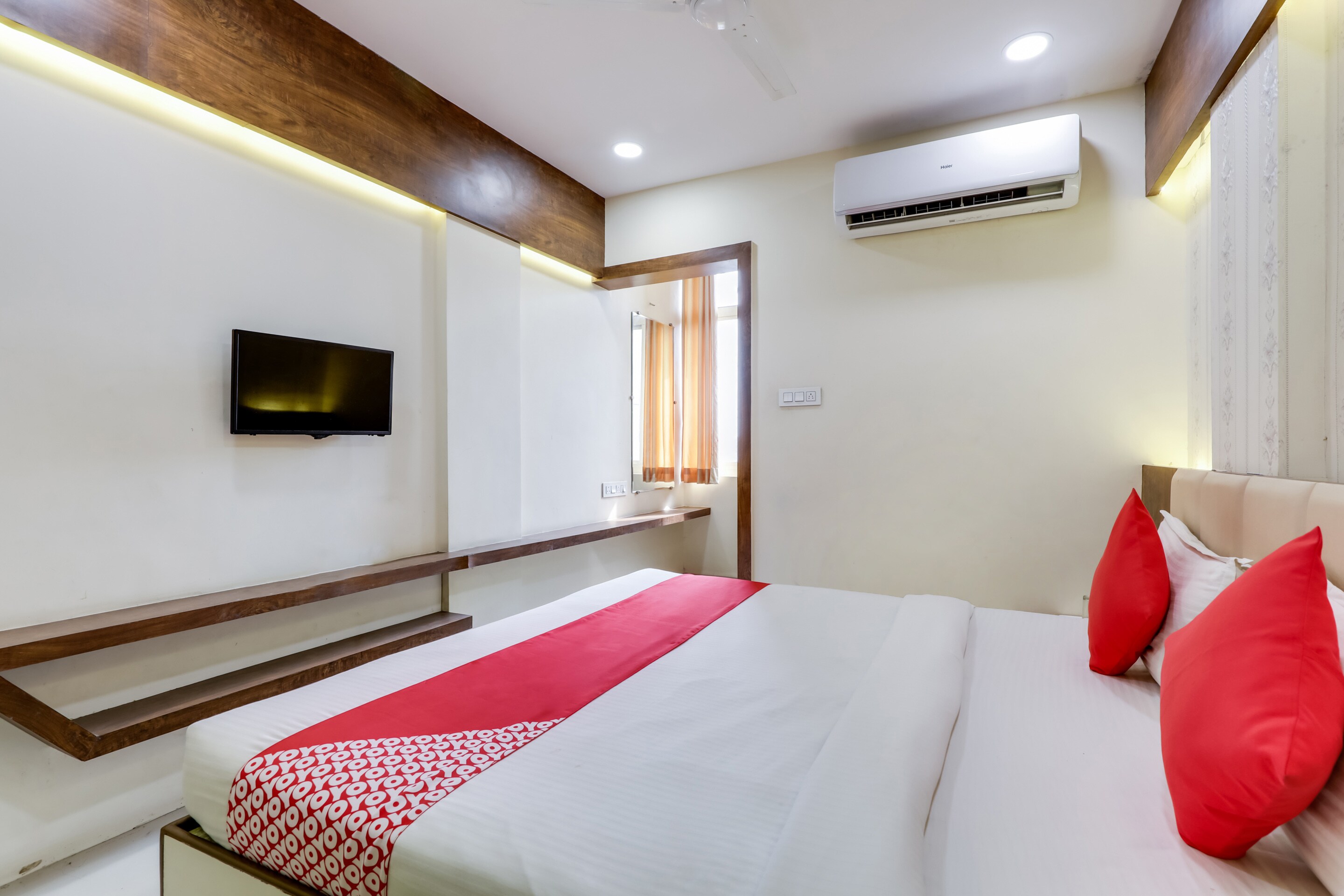 Hotel O Riyansh Palace - Tap to explore photos