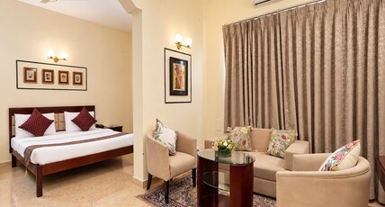 Enkay Residency V Block-Cyber City Room Type - Superior King Room with Balcony