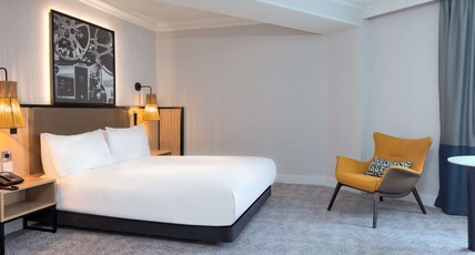 DoubleTree by Hilton London Elstree Room Type - QUEEN ACCESSIBLE ROOM
