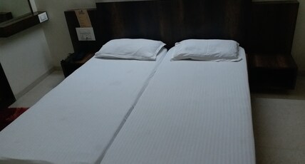 Hotel Mayura Room Type - Deluxe Double Non AC Room