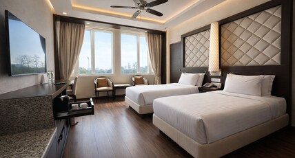 Clarks Avadh Room Type - Deluxe Room Twin Bed
