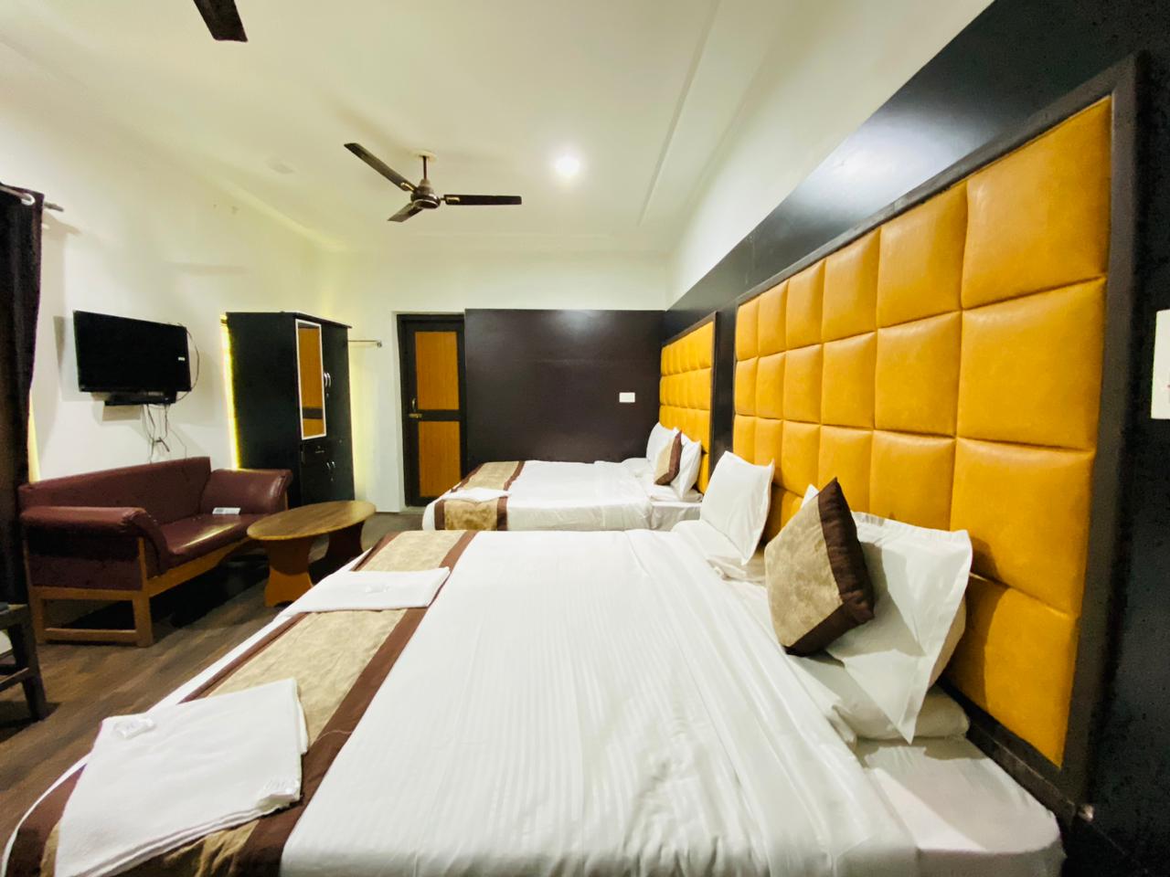 Hotel silver inn - Tap to explore photos