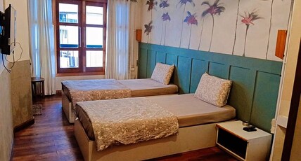 Jojos Guest House Room Type - Standard 2 Single Bed with View