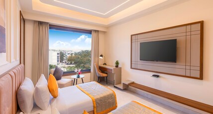 The Mor Stays (Walking Distance from India Expo Mart) Room Type - Standard Twin Room