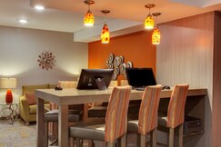 Holiday Inn Express & Suites FREDERICTON