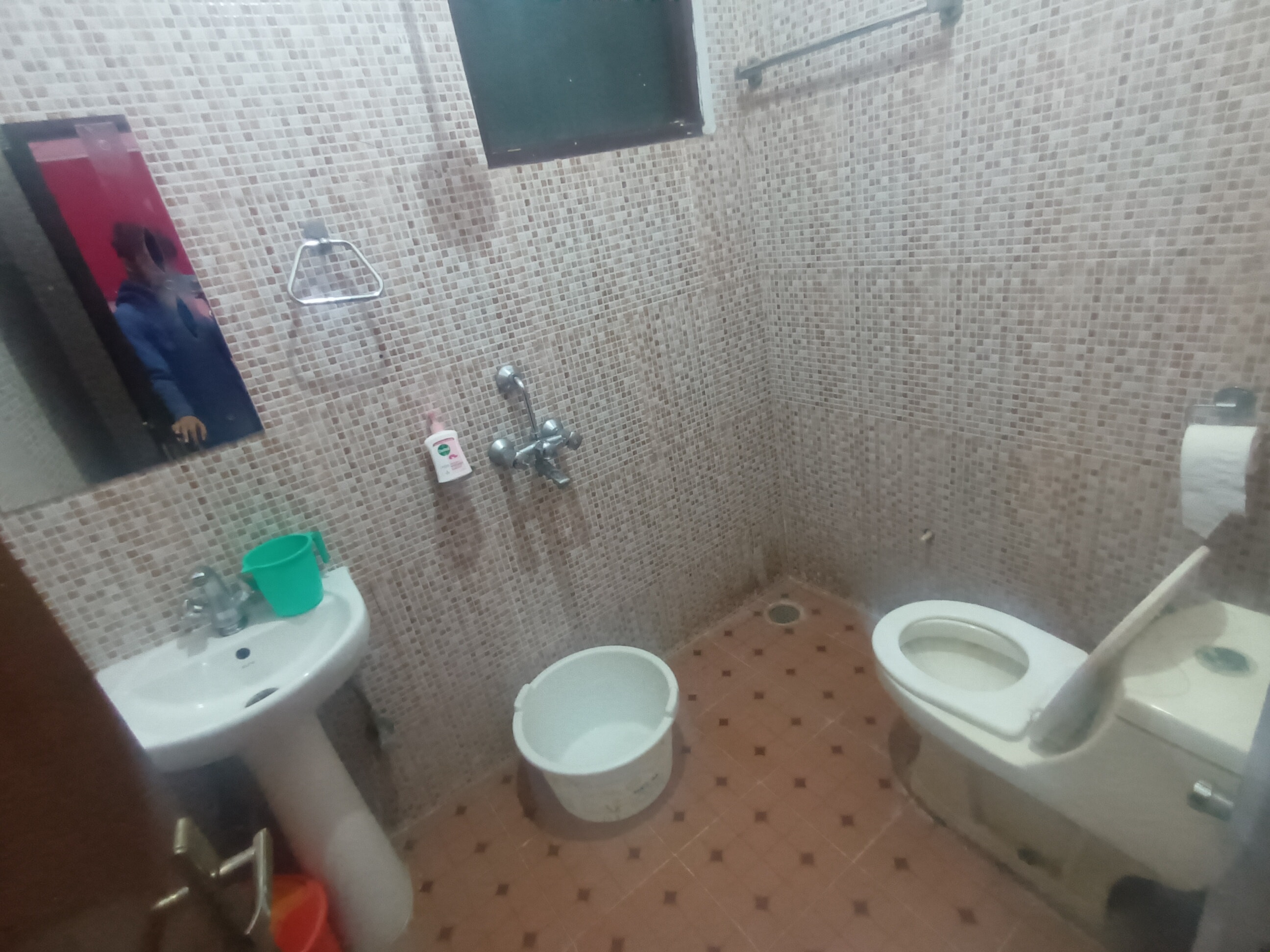 Hotel GIANI INN - Tap to explore photos