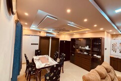 Sanat Enclave || Entire 3BHK Service Apt. 5 mins from Railway Station & 10 minutes from Airport