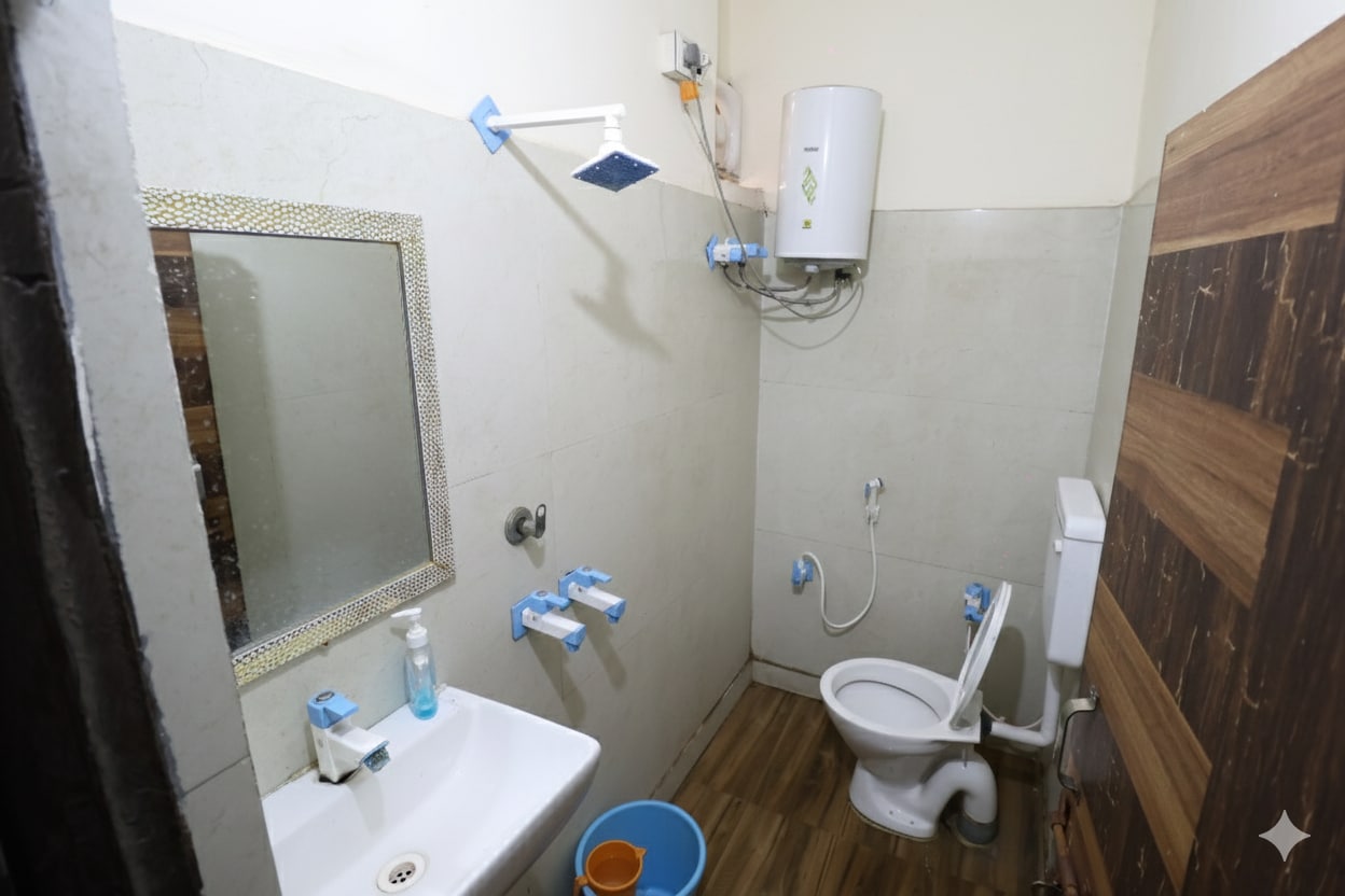 Hotel SPS - Tap to explore photos