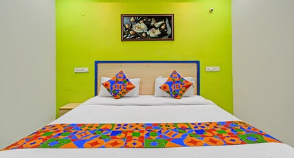 FabHotel Living Tree Suites Room Type - Deluxe Room