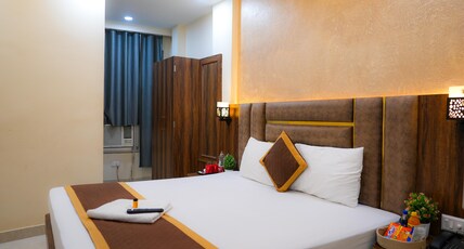 Shree Hari Kunj Room Type - Deluxe Window Room