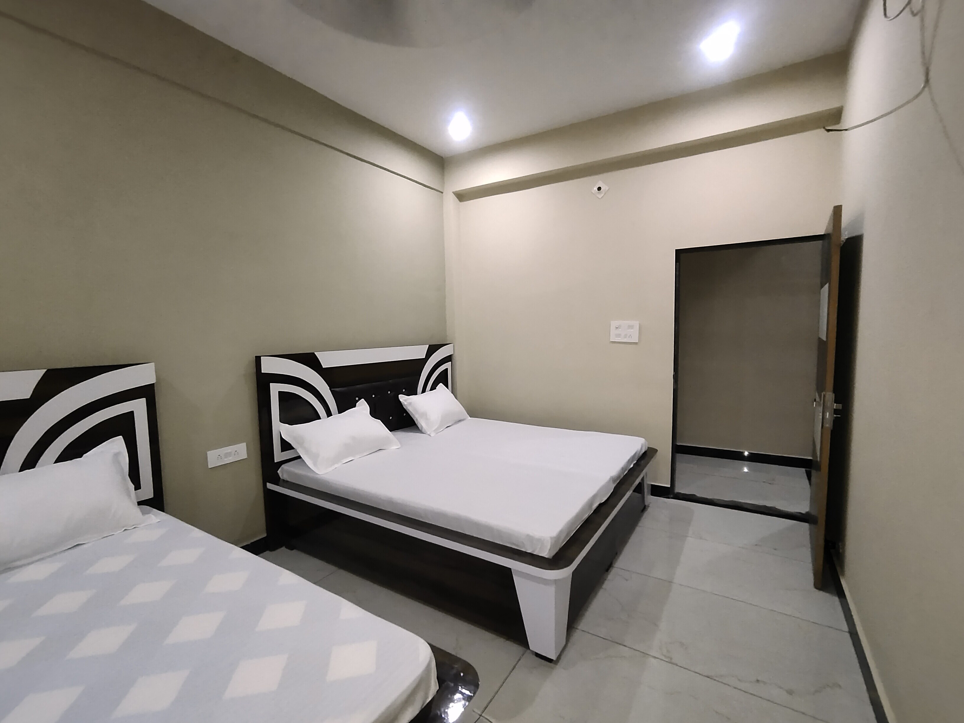 HOTEL AVADH RESORT. - Tap to explore photos