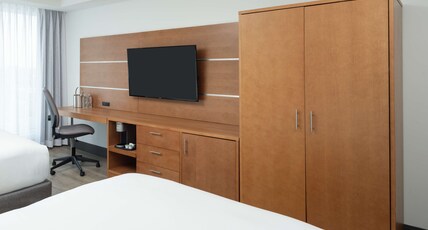 DoubleTree by Hilton Miami North I-95, FL Room Type - 2 QUEEN BEDS