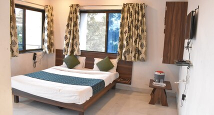 HOTEL HILLTOP SAPUTARA Room Type - Standard AC Room