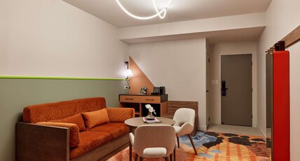 The Clarence Hotel Sydney Room Type - Deluxe Room with 1 kingsize bed and Sofa Bed
