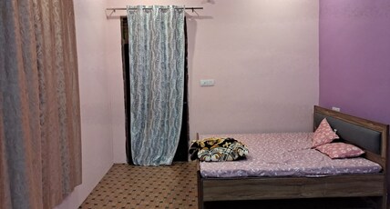 Varsha Tiwari Room Type - Bedroom 3