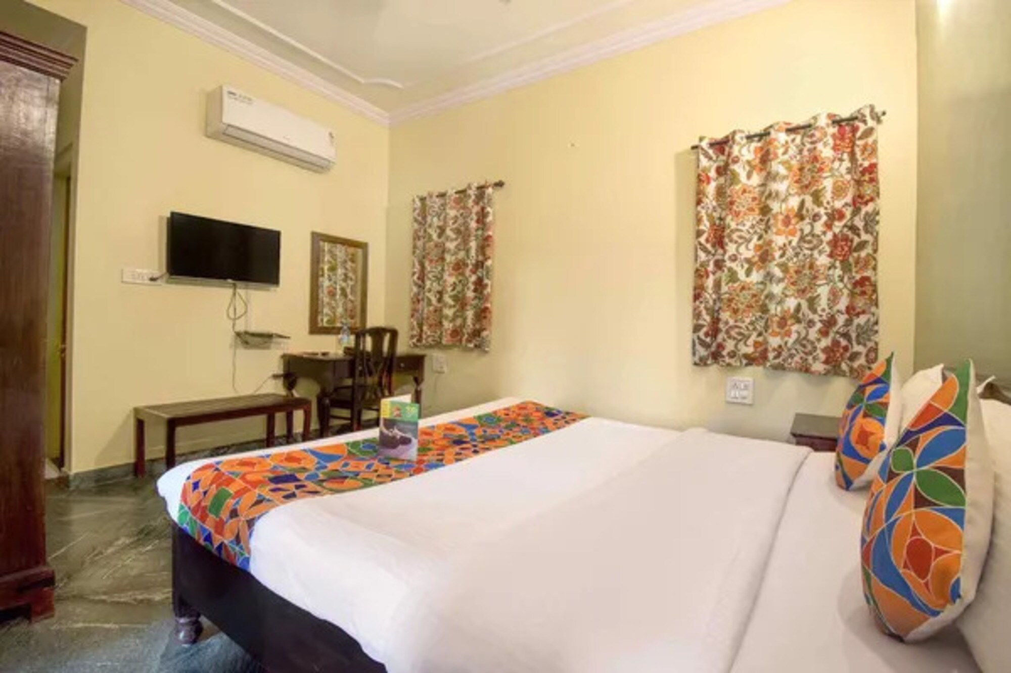 FabHotel Tordi Haveli - Tap to explore photos
