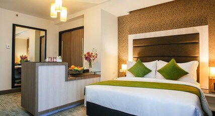 Verdant Hill Room Type - Deluxe Queen Room