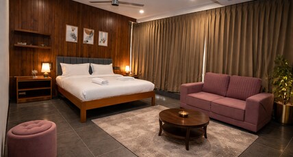 Hotel Navas Inn Kolhapur Room Type - Super Deluxe Room with Balcony