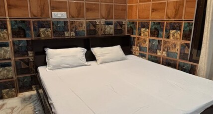 Siddharth Home Stay -Near Ram Mandir Ayodhya Room Type - Deluxe Room