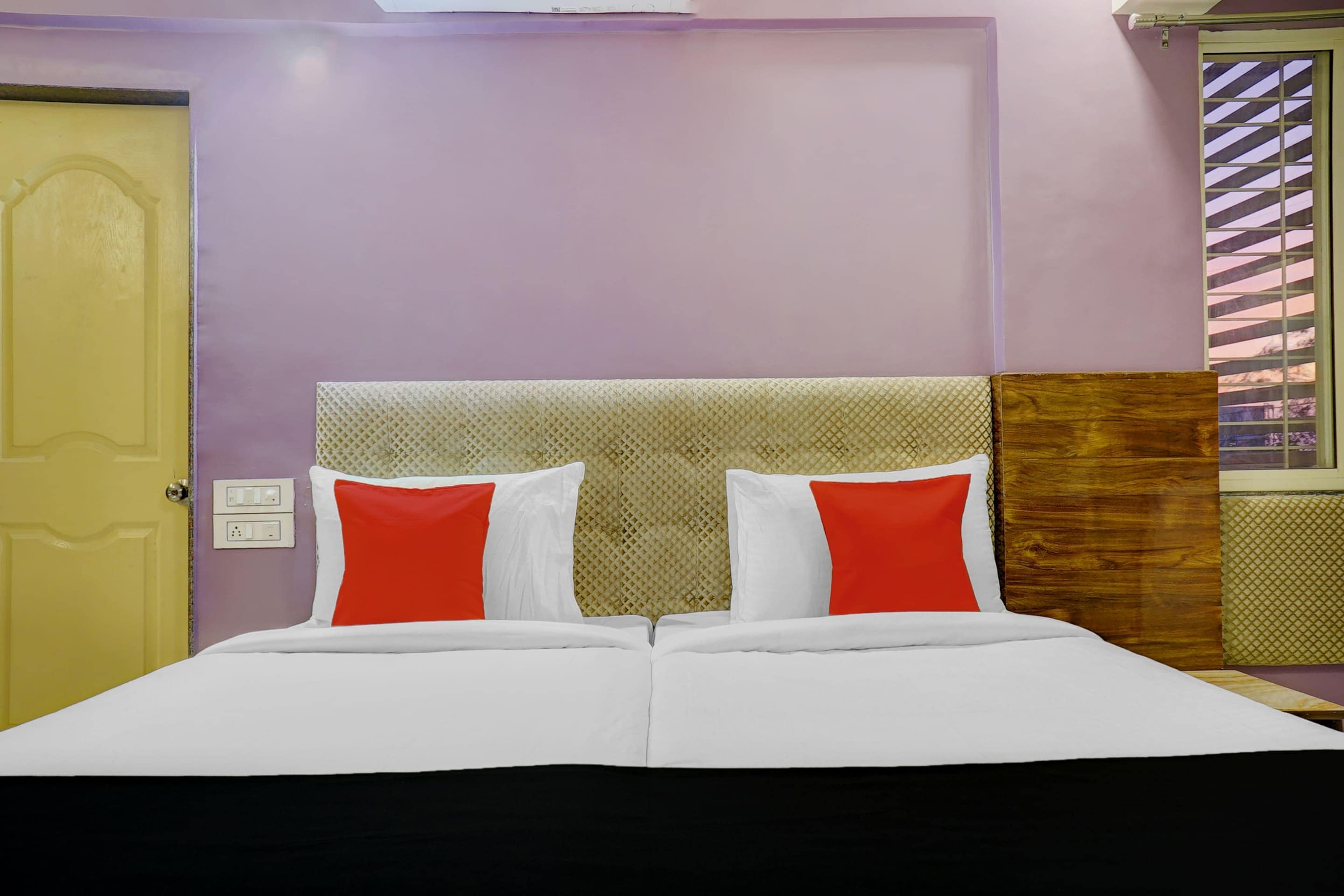 Hotel O Kohinoor Residency - Tap to explore photos