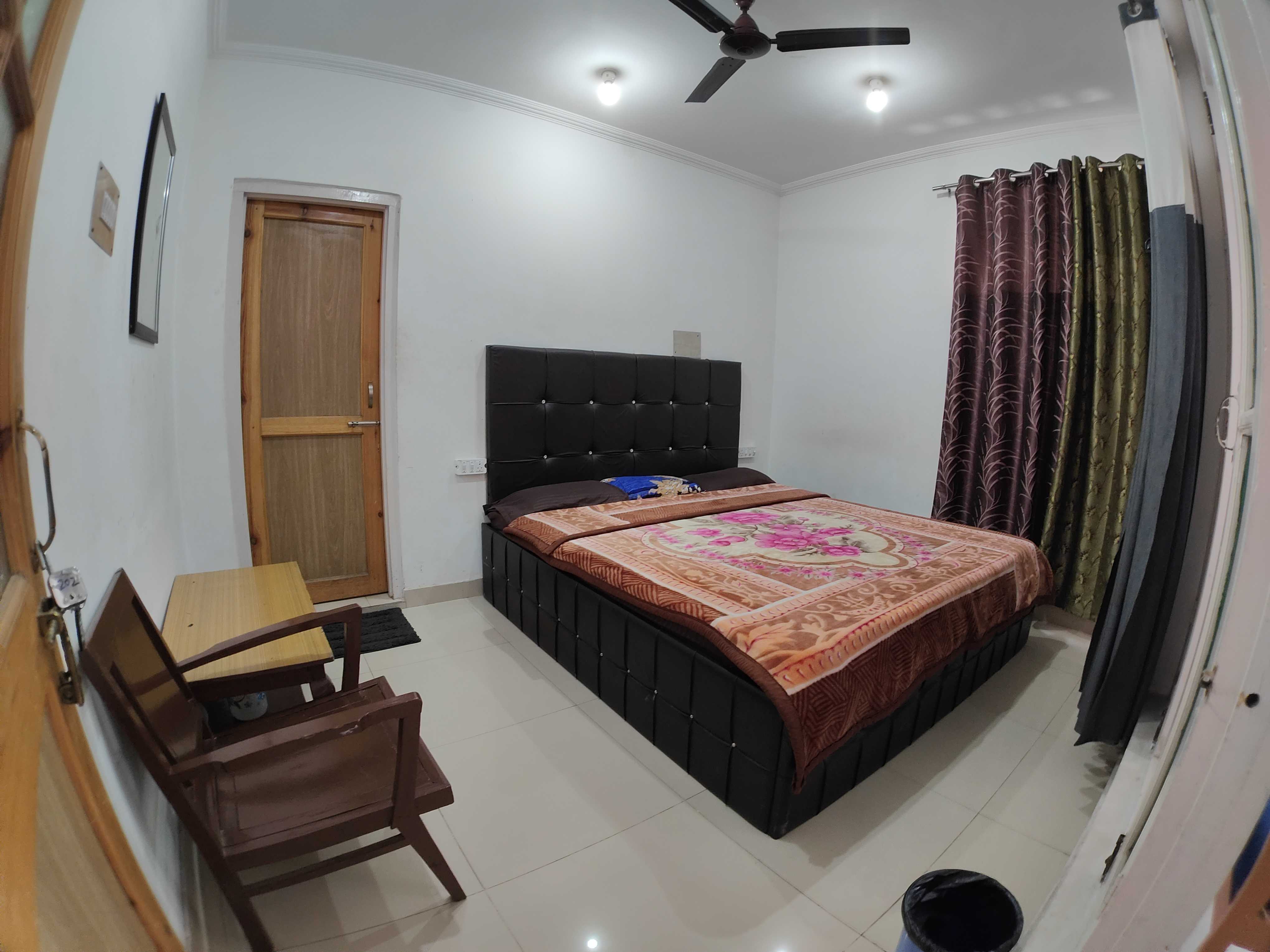 Hotel O lotus - Tap to explore photos