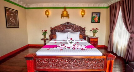 Okay Palace Hotel Room Type - Deluxe Double Room