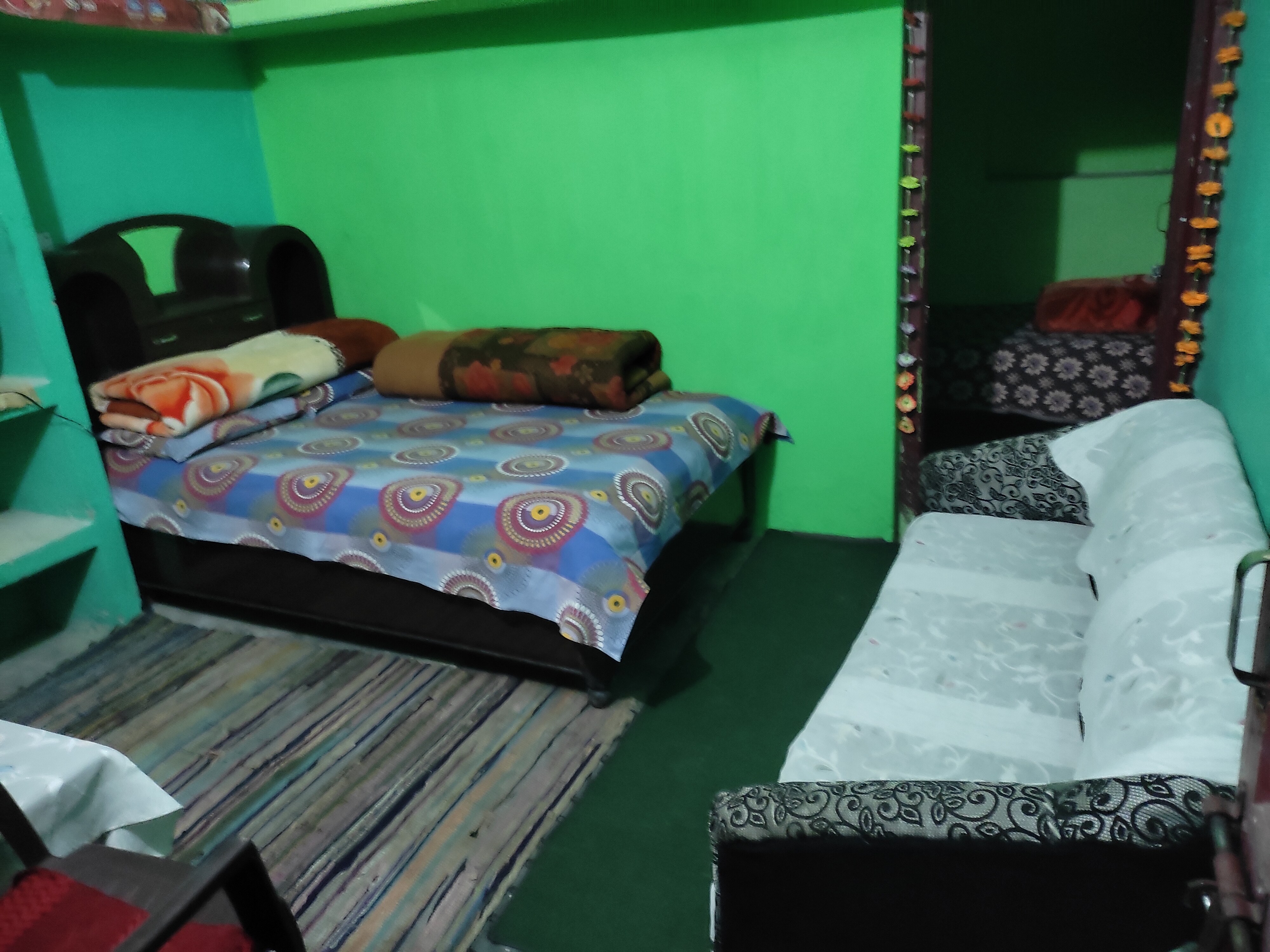 Bansi Narayan Rishi Homestay, Urgam - Tap to explore photos