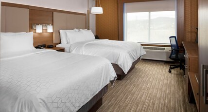 Holiday Inn Express & Suites the Dalles Room Type - 2 Queen Beds Suite Comm Accessible Tub