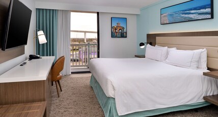 DoubleTree by Hilton Corpus Christi Beachfront Room Type - 1 KING BED STANDARD ROOM