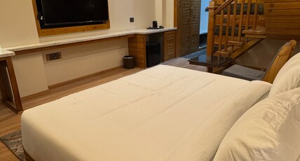 The Uttrayan - Luxury meets tranquility Room Type - Queen Villa