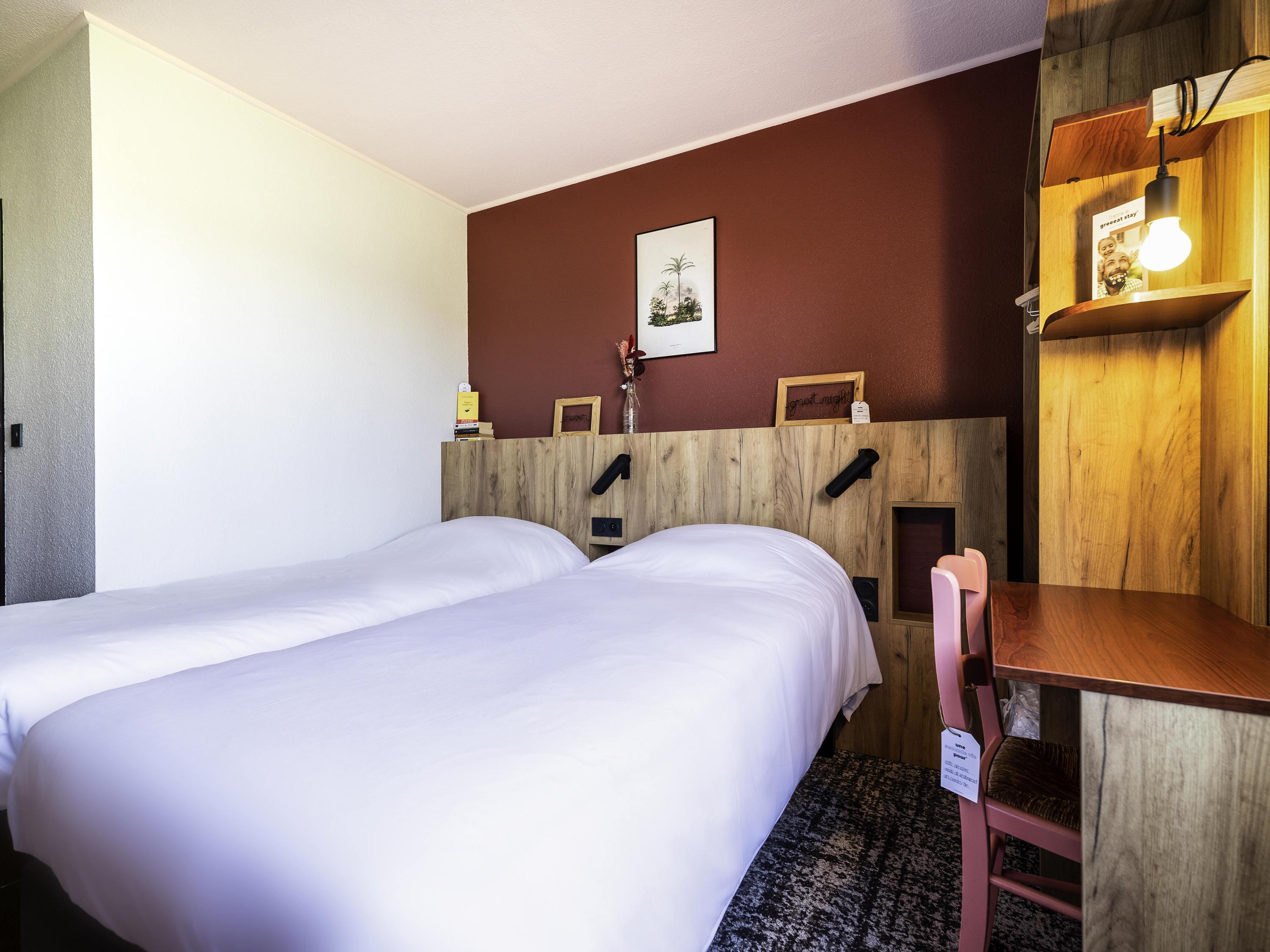Greet Hotel Castres Saix - Tap to explore photos