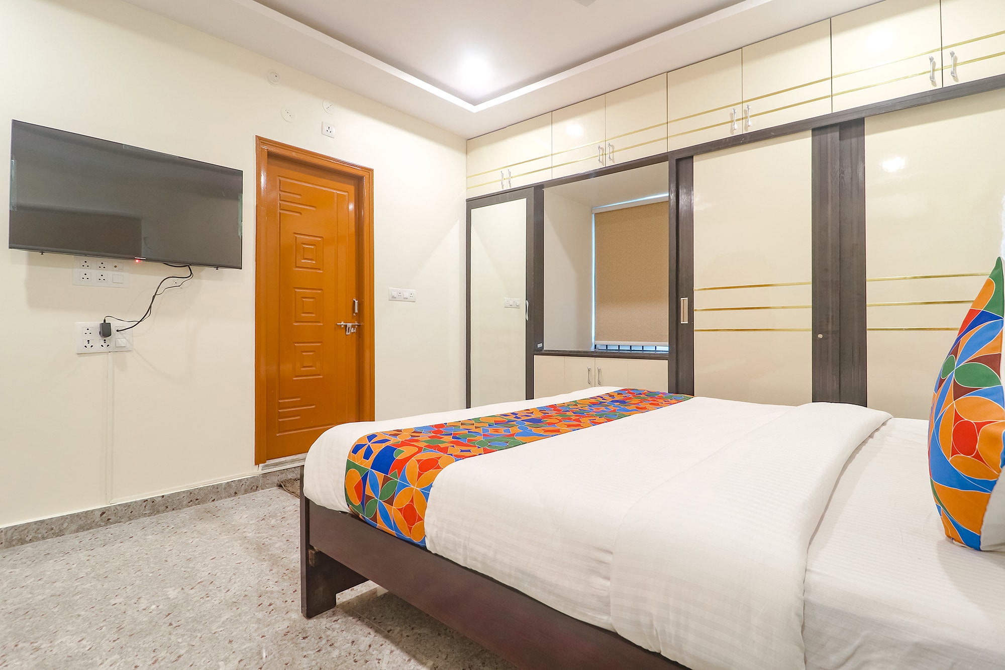 FabHotel SR Hitech City - Tap to explore photos