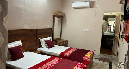 SHYAM INN Room Type - Deluxe Ac Room