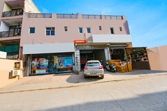 FabHotel Royal Discovery